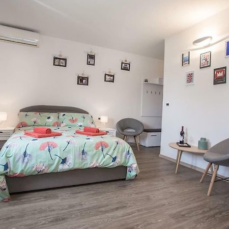 Caprice Studio Apartment Poreč Exterior foto